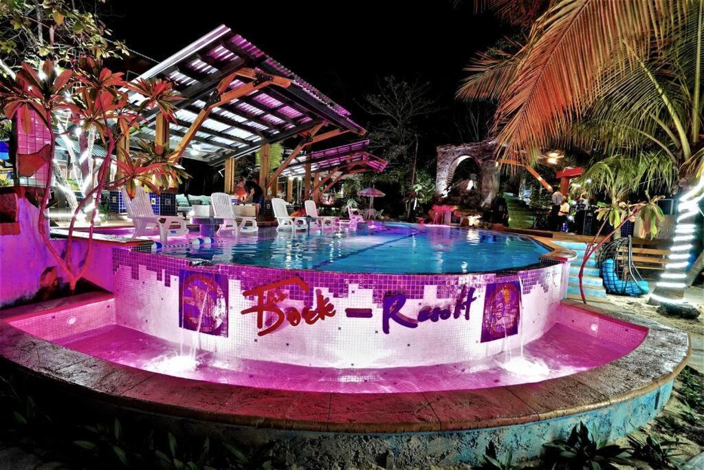 The Dock Resort Over Water Retreat ウェスト・エンド エクステリア 写真