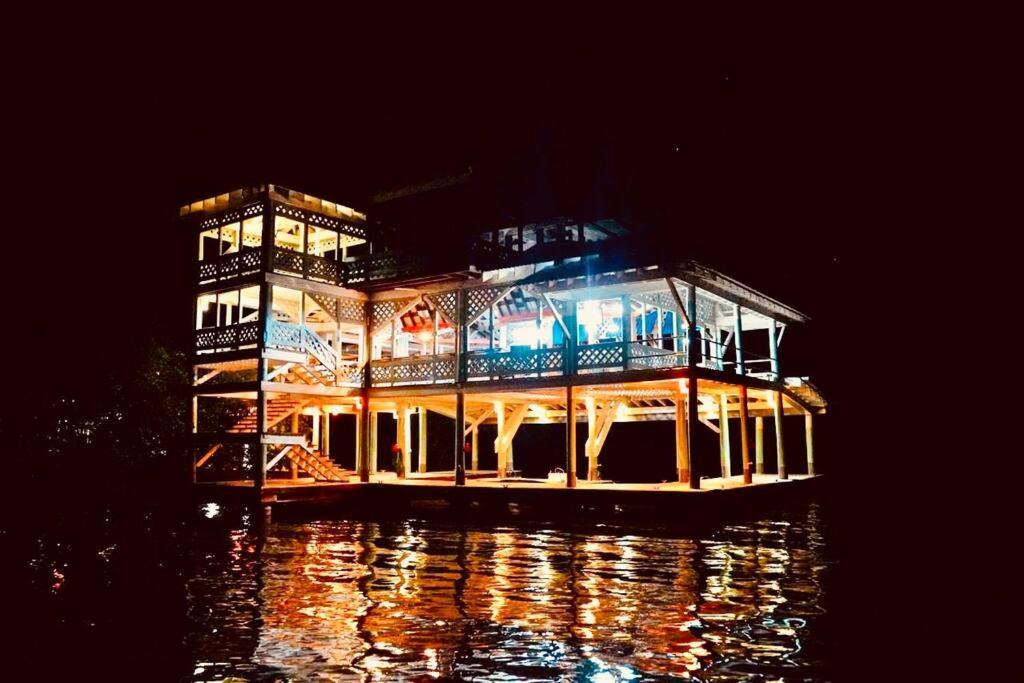 The Dock Resort Over Water Retreat ウェスト・エンド エクステリア 写真