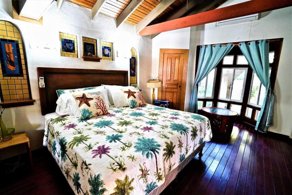 The Dock Resort Over Water Retreat ウェスト・エンド エクステリア 写真