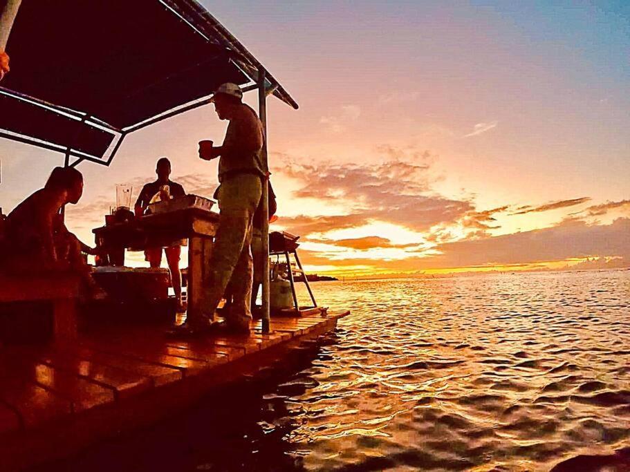 The Dock Resort Over Water Retreat ウェスト・エンド エクステリア 写真
