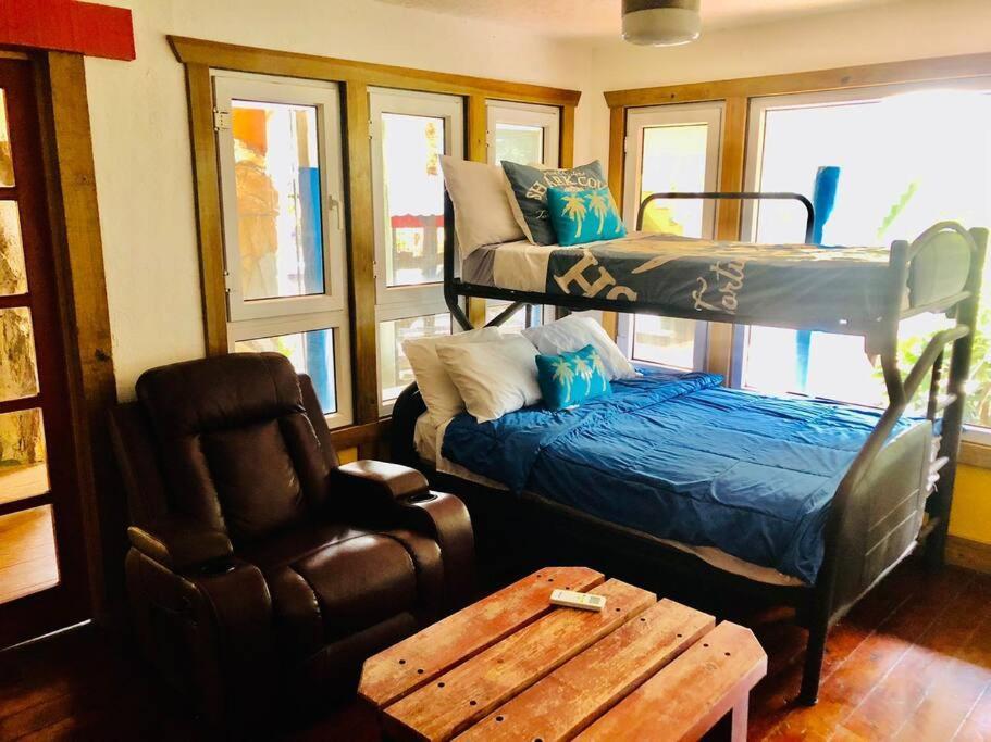 The Dock Resort Over Water Retreat ウェスト・エンド エクステリア 写真