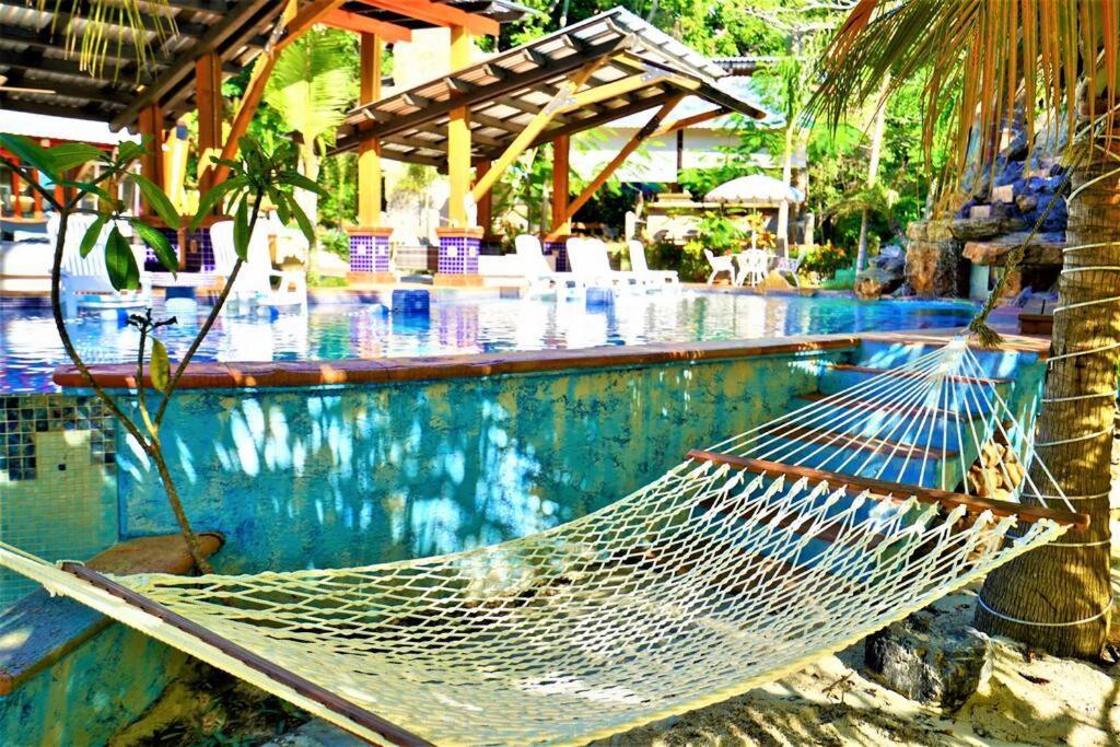 The Dock Resort Over Water Retreat ウェスト・エンド エクステリア 写真